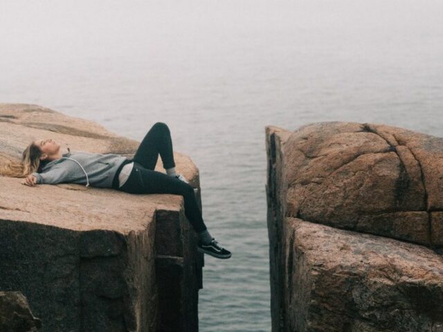 How to Be A Strong Independent Woman?